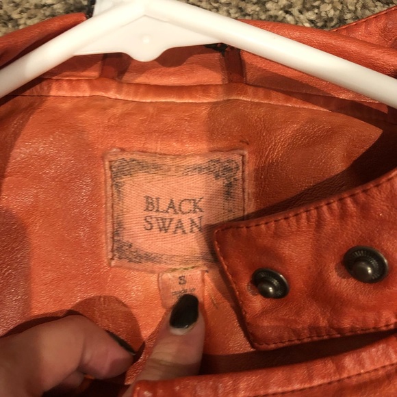 Leather jacket - Picture 3 of 3